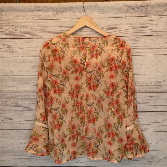 Snow White Collection Blouse - Picture 2 of 6